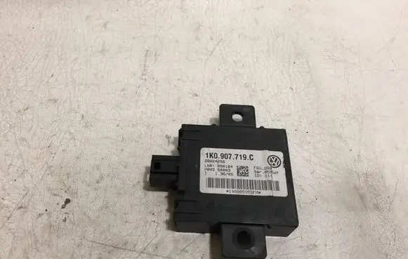 Audi A3 S3 8P Alarm control unit/module 1K0907719C