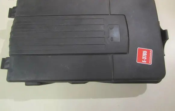 Volkswagen Golf V Battery box tray cover/lid 1K0915443A