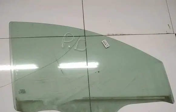 Nissan Note (E11) Front door window glass four-door as2