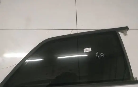 Audi A3 S3 8P Rear side window as2