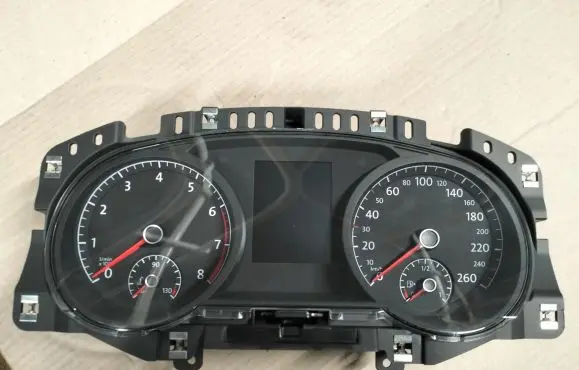 Volkswagen Golf VII Speedometer (instrument cluster)