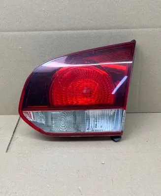 Tailgate rear/tail lights