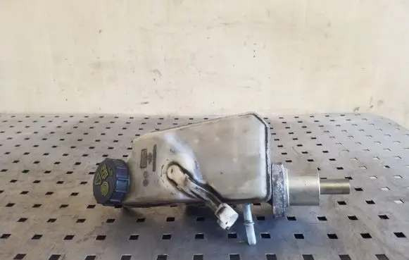 Ford Kuga I Master brake cylinder 03350891031 03350891041