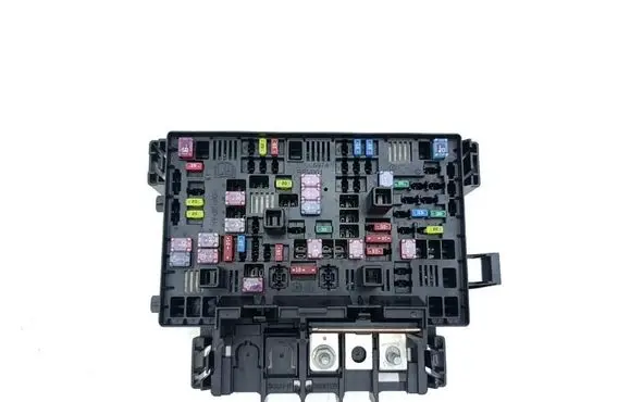 Jeep Grand Cherokee WL Fuse module 68368195AD