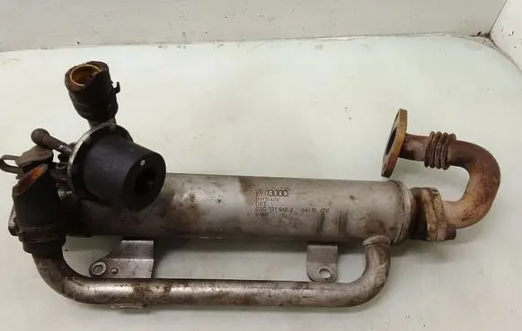 Volkswagen PASSAT B6 EGR valve cooler 03G131512J