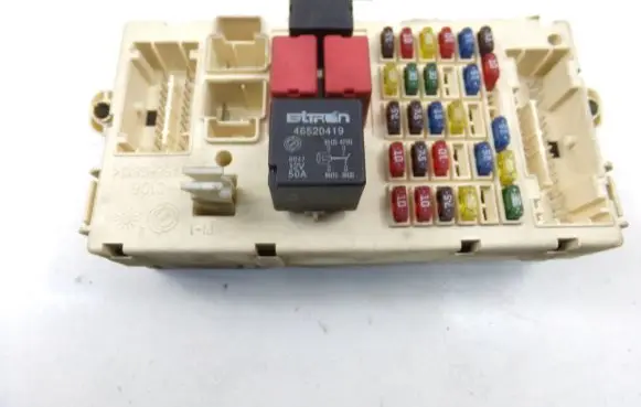 Fiat Punto (188) Fuse box set 46758961