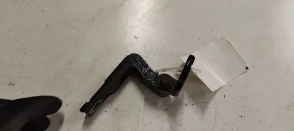 Ford Focus Front door lower hinge 31352690