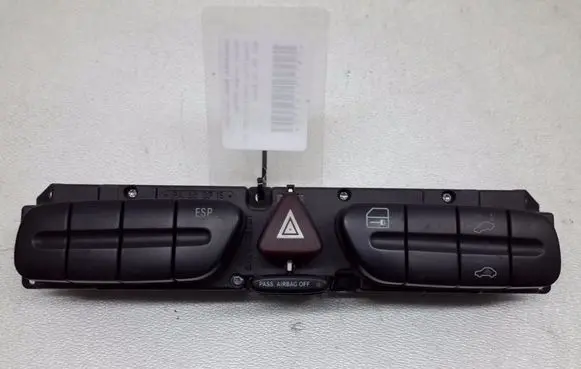 Mercedes-Benz CLC CL203 Hazard light switch A2038218879
