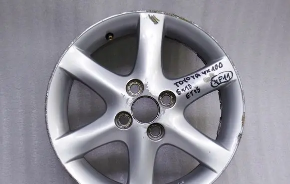 Toyota Yaris R15 alloy rim 