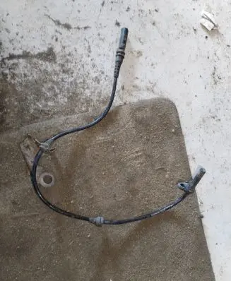 BMW 5 E60 E61 ABS brake wheel speed sensor 6908705