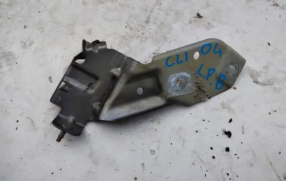 Renault Clio IV Fender mounting bracket 