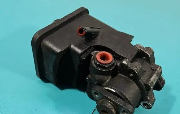 BMW 5 E39 Power steering pump 6750938 IMPRK1486199