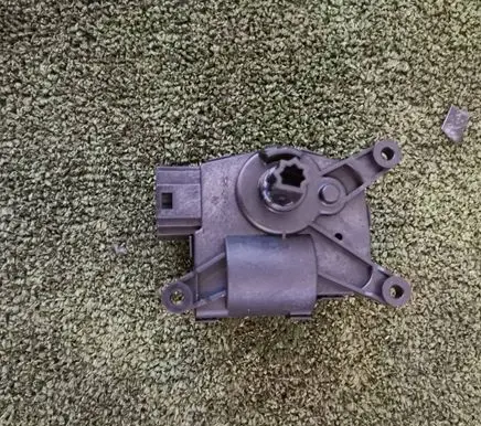 Tesla Model Y Air flap motor/actuator 150062300A