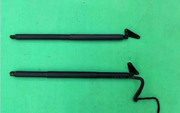 Volkswagen Tiguan Tailgate strut 5NA827552A 5NA827551E