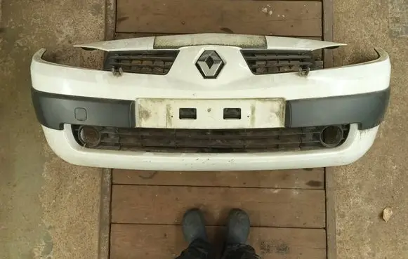 Renault Megane II Front bumper 