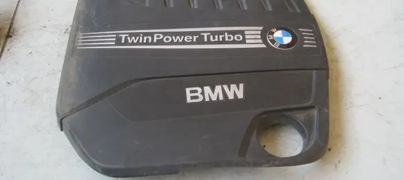 BMW 5 F10 F11 Engine cover (trim) 8513452
