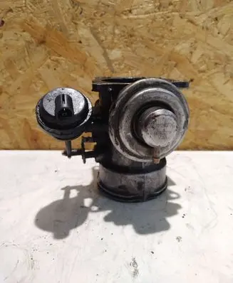 Volkswagen Transporter - Caravelle T5 EGR valve 070128073