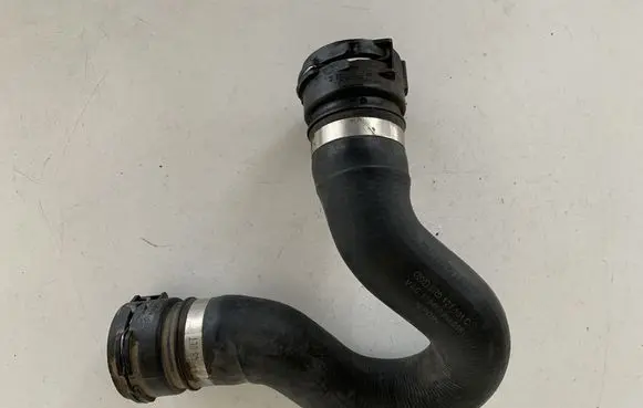 Audi Q5 SQ5 Engine coolant pipe/hose 8R0121101C
