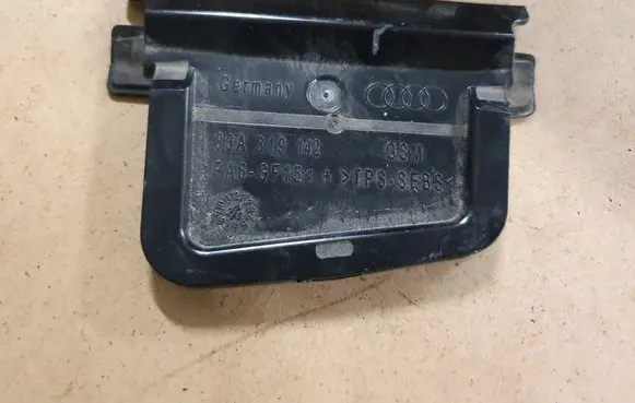 Audi Q3 F3 Wiper trim 83A819142