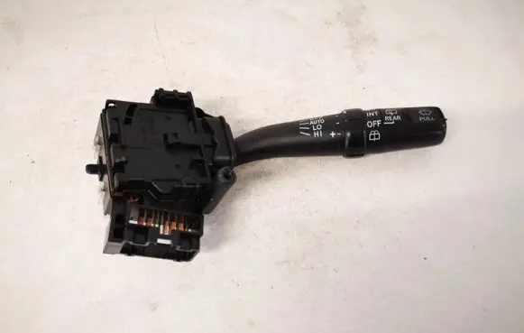 Toyota Avensis T250 Wiper control stalk 173654