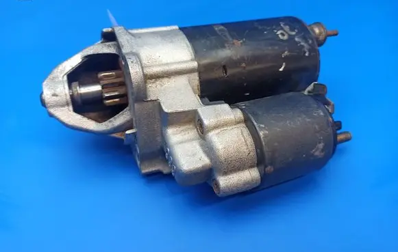 Volkswagen PASSAT B5 Starter motor 0001107073
