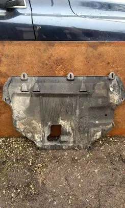 Volvo S40 Engine splash shield/under tray