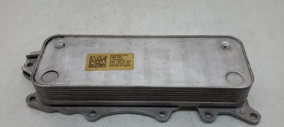 Mercedes-Benz CLS C219 Oil filter mounting bracket A6421800165
