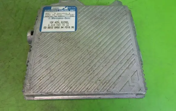 Mercedes-Benz C W202 Engine control unit/module ECU A0165457632