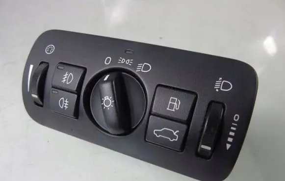 Volvo V70 Light switch 30739415