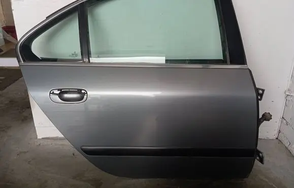 Peugeot 607 Rear door