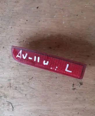 Toyota Avensis T270 Rear tail light reflector I090037