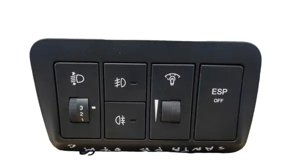 Hyundai Santa Fe Light switch T0302C