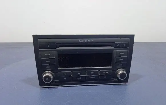 Audi A4 S4 B7 8E 8H Radio/CD/DVD/GPS head unit 8E0035186AK