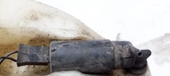 Mitsubishi Carisma Windscreen/windshield washer pump