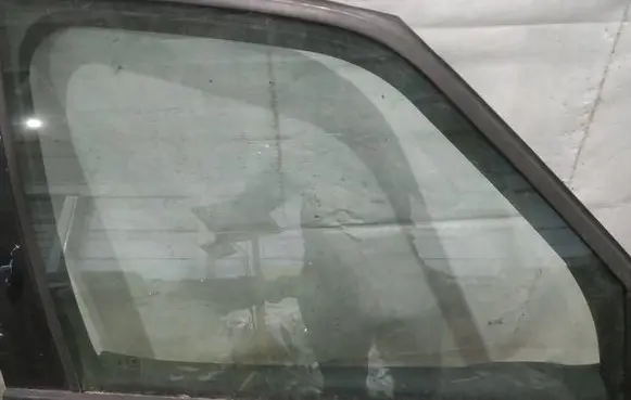 Ford Galaxy Front door window glass four-door AS2