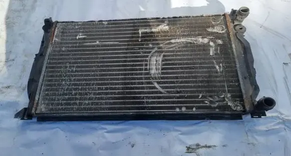 Volkswagen PASSAT B5 Coolant radiator 856170B 731537