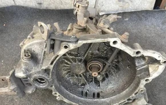 Hyundai Lantra II Manual 5 speed gearbox jw2073