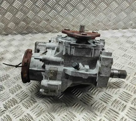 Gearbox transfer box case