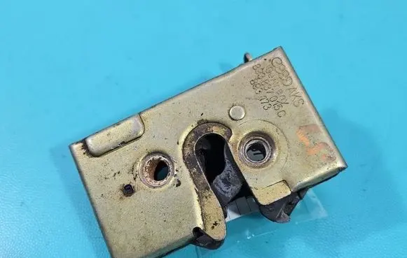 Audi 80 90 B3 Front door lock 893837015C IMPRK1567995