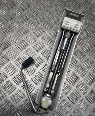Mercedes-Benz E A207 Lift Jack A2125800118 A2125800418