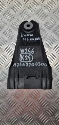 Mercedes-Benz C W205 Engine mounting bracket