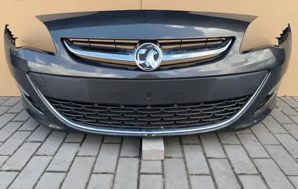 Opel Astra J Front bumper 13368660