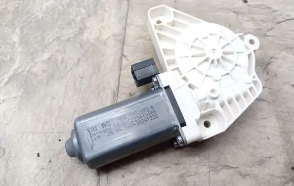 Volkswagen Arteon Rear door window regulator motor 5Q4959802B