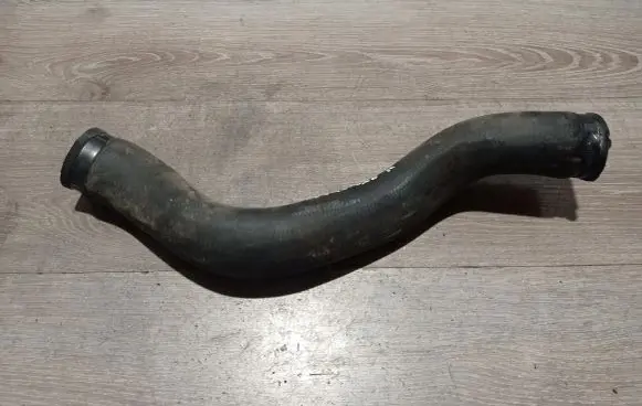Volvo V40 Intercooler hose/pipe 2400900