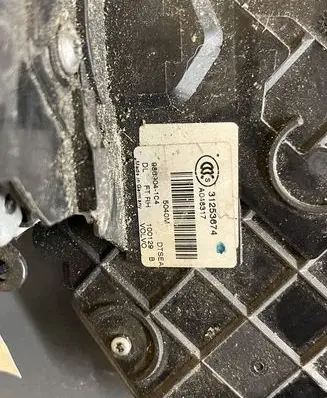 Volvo V70 Front door lock 31253674 RH30784203