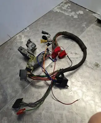Volkswagen Transporter - Caravelle T4 Ignition lock 701905851 LE1