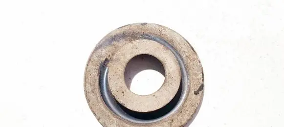 Skoda Octavia Mk2 (1Z) Front coil spring rubber mount 1k0512149b