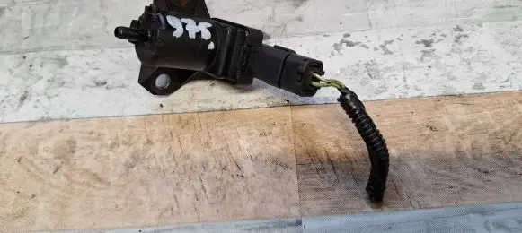 Ford C-MAX II Vacuum valve 9688124580