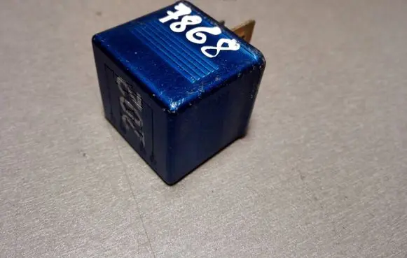 Audi A6 S6 C5 4B Other relay 8A0951253