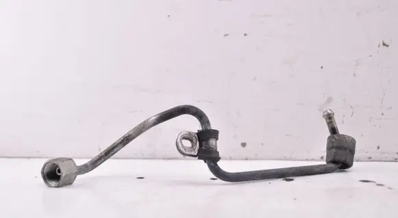 Volkswagen Touran I Fuel injector supply line/pipe 